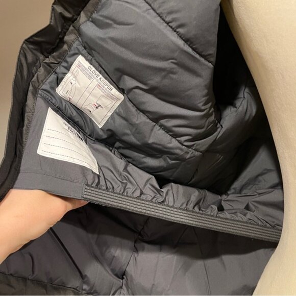 The North Face boys jacket with hood - Picture 10 of 15